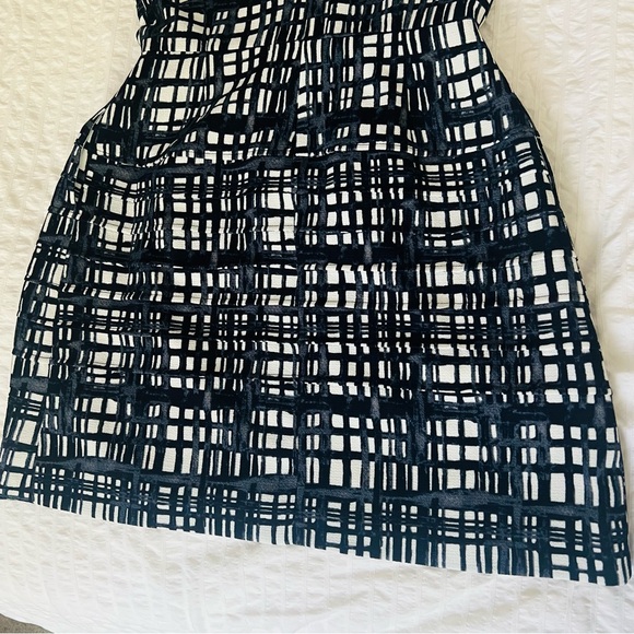 Madewell Plaid Navy Blue/ white dress sleeveless, above knee size 6 dress - Picture 6 of 9